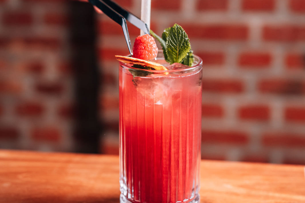Hausgemachte Himbeer-Hibiskus-Limonade – Der Profit-Booster für die Gastronomie